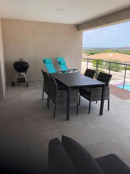 Villa Neuve Avec Piscine Bonifacio  Bagian luar foto